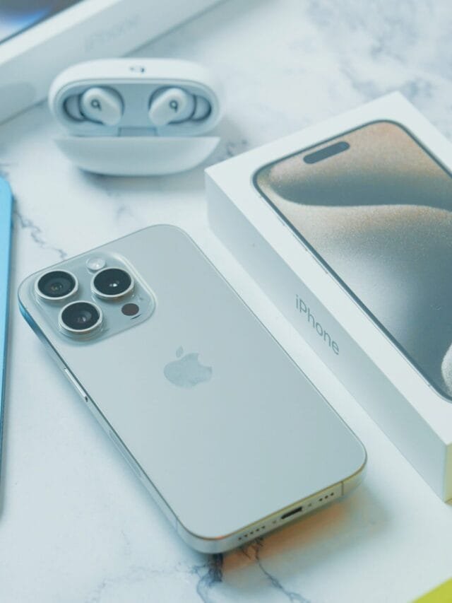8 must-know tips to keep your best smartphone’s resale value high.